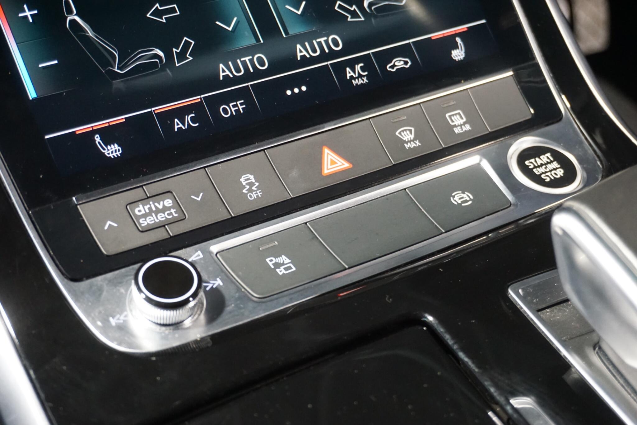 Audi Q7 3.0 TFSIe V6 55 Black Edition SUV 5dr Petrol Plug-in Hybrid Tiptronic quattro Euro 6 (s/s) 17.9kWh (381 ps)